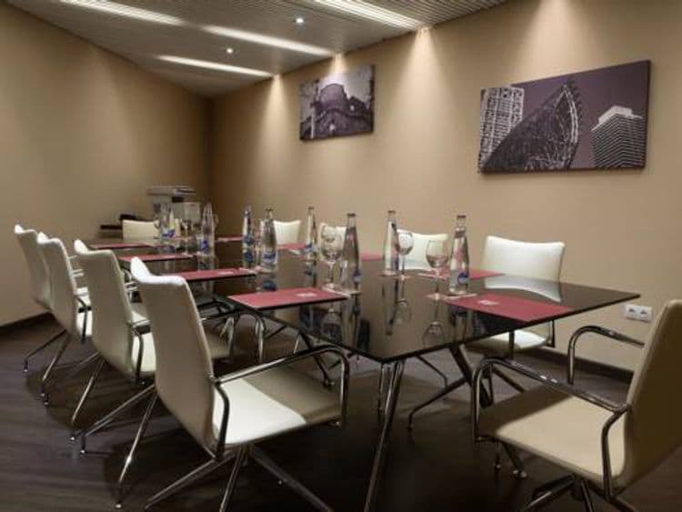 Villa Olimpica Suites Hotel