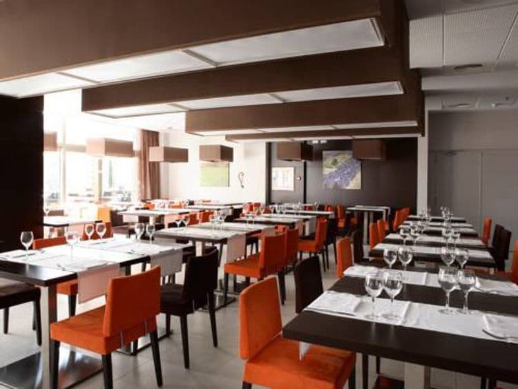 Villa Olimpica Suites Hotel