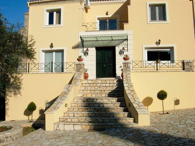 Dionisia Villa