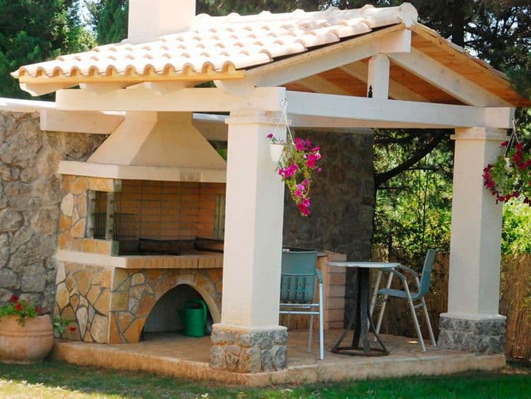 Dionisia Villa