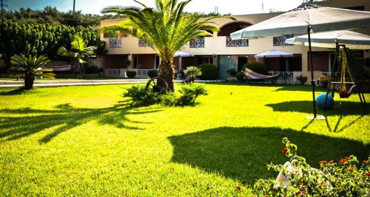 Remezzo Studios &  Apartments