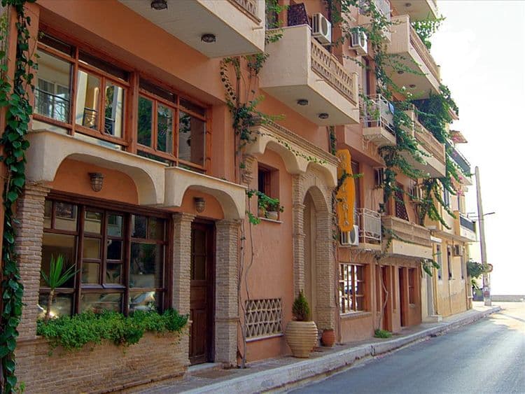 Yria Hotel