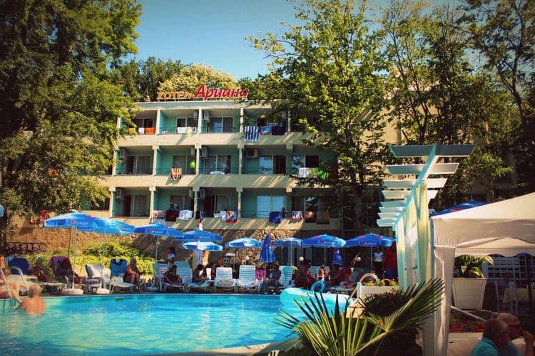 Ariana Hotel Kiten