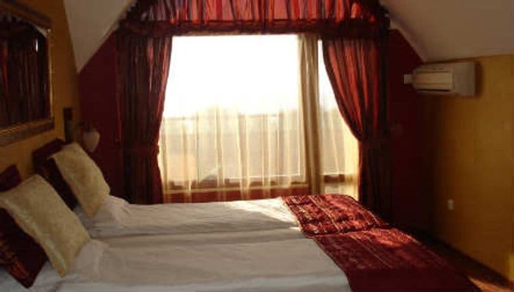 Royal Beach Hotel