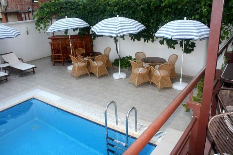 Ema Hotel