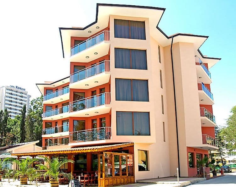 Maverick Hotel