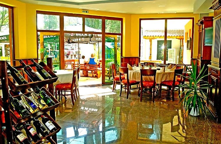Maverick Hotel
