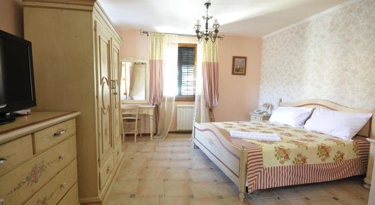 Monte Cristo Hotel