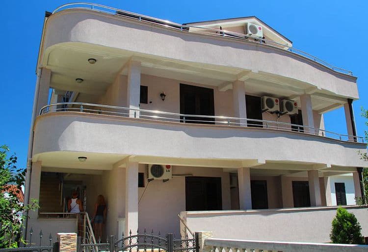 Viola Villa