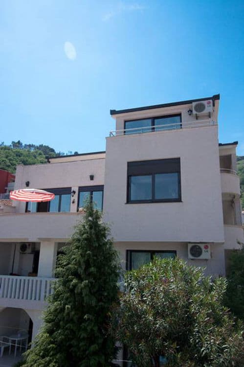 Viola Villa