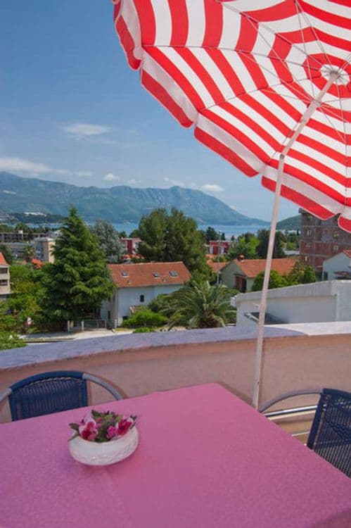 Viola Villa
