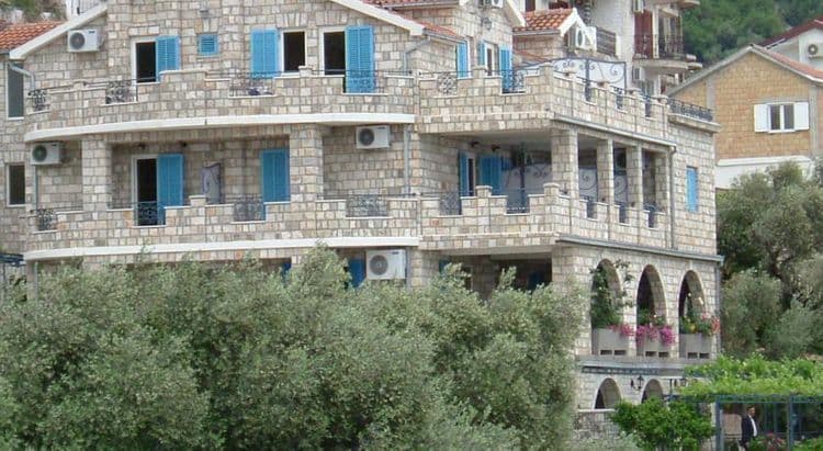 Drago Apartments