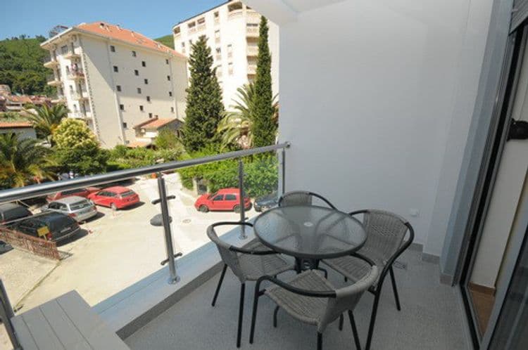 Kornic New Apartment