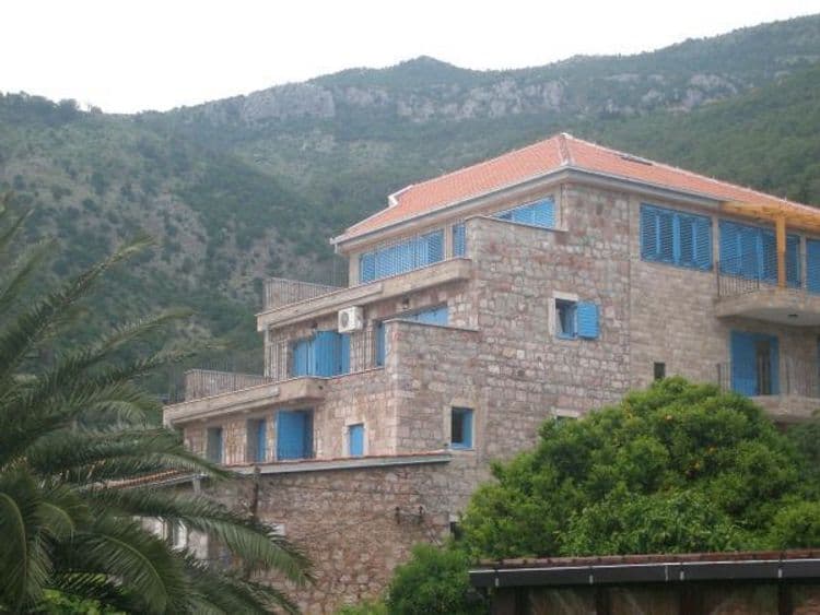 Alto Mare Apartments