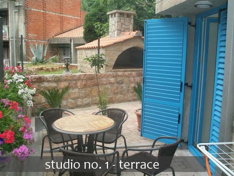 Alto Mare Apartments