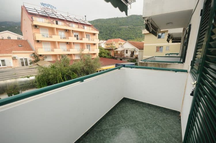 Jolly Villa