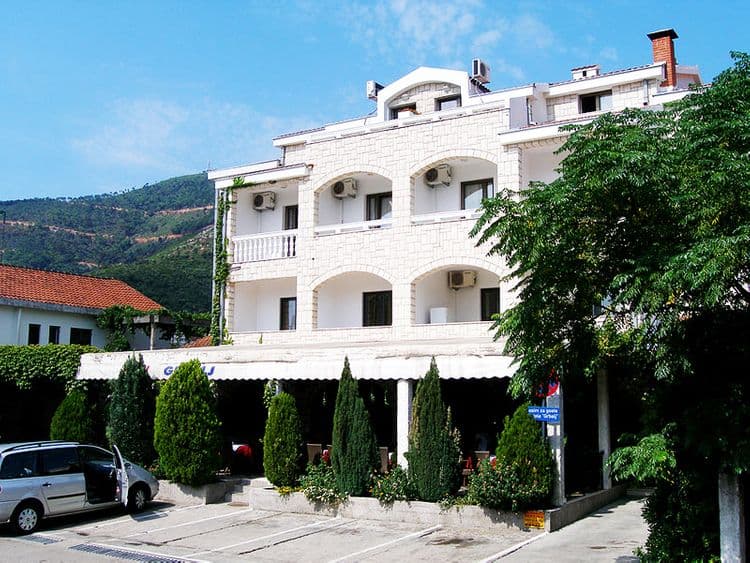 Grbalj Hotel