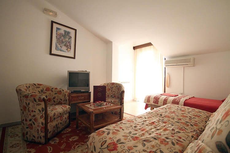 Grbalj Hotel