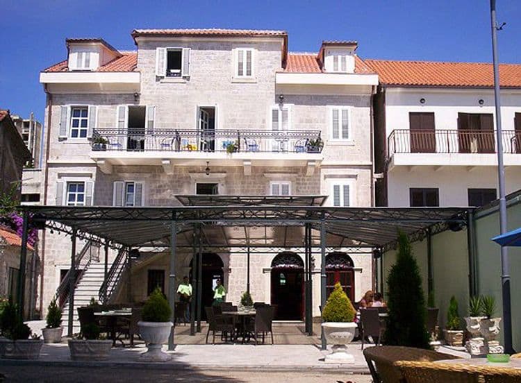 Kezman Apartmani