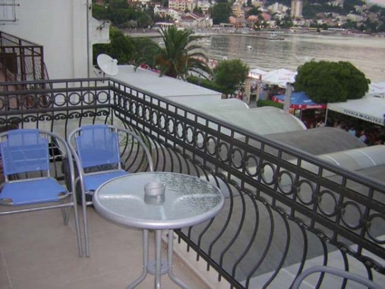 Kezman Apartmani
