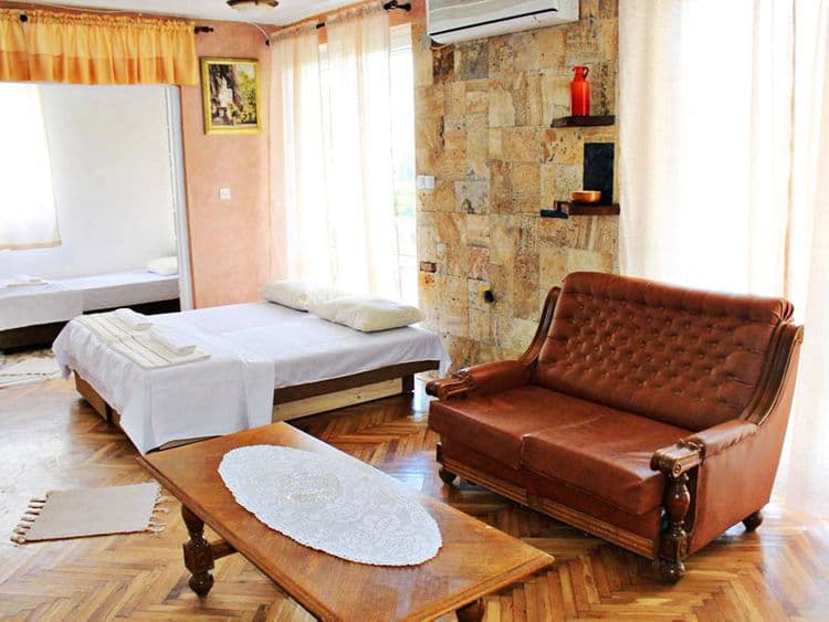 Aleksa Villa