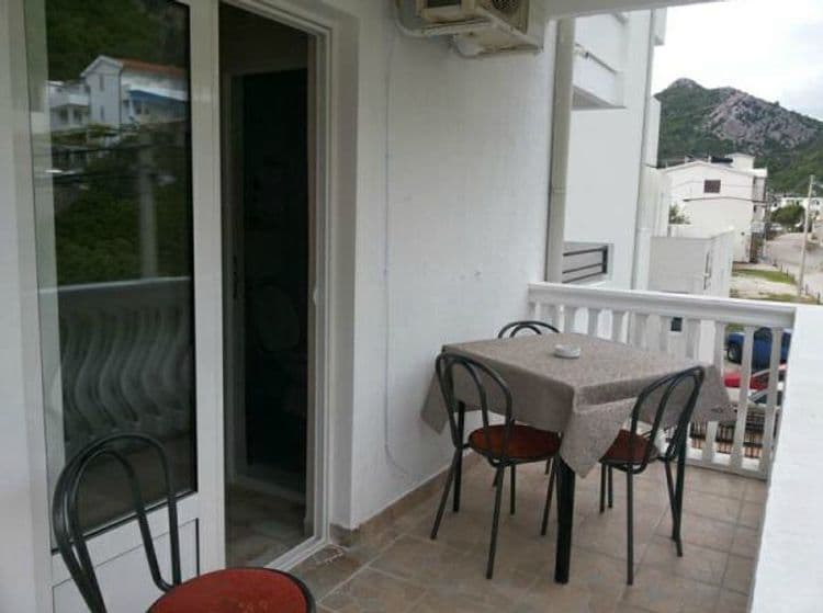 Lara-S Apartment
