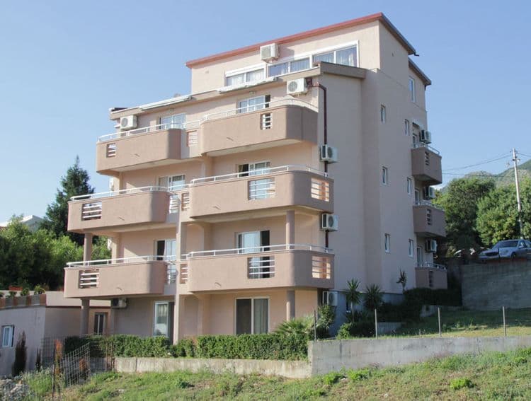 Ani Apartments