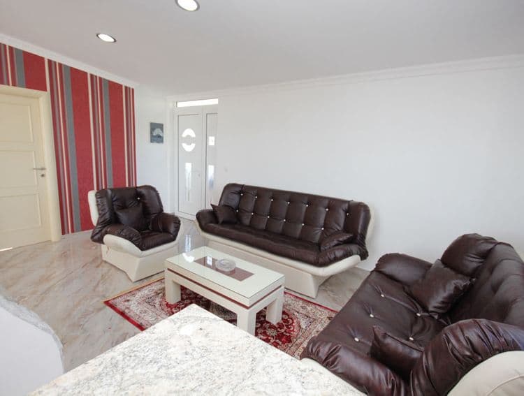 Ani Apartments