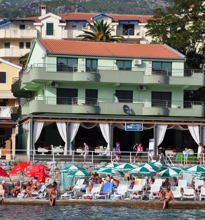 Amor Apartments