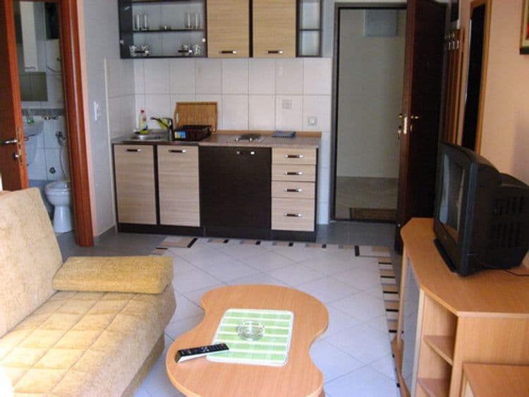 Amor Apartments