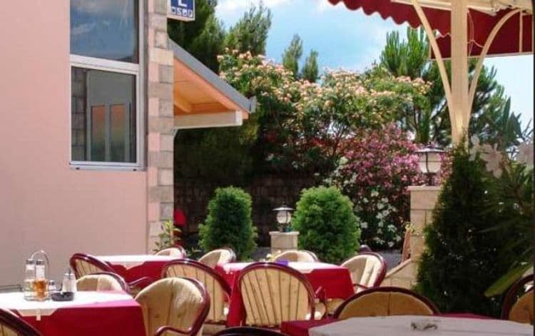 Max Hotel