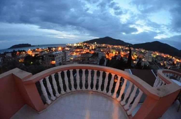 Vuyacic Villa