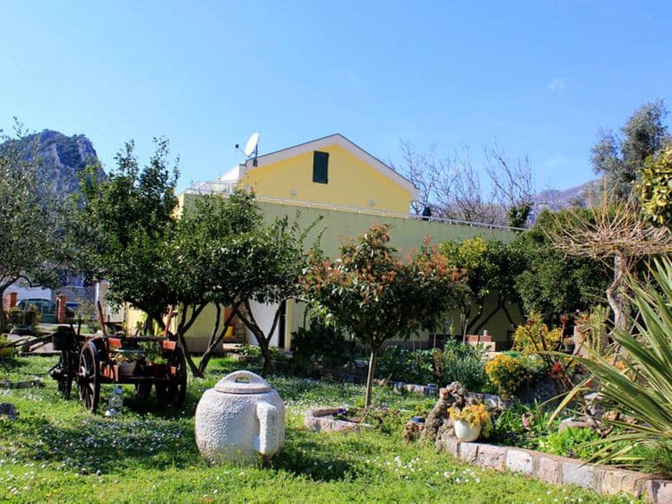 Larisa Budimic Villa