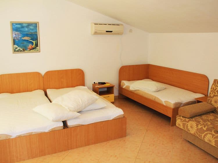 Larisa Lux Villa