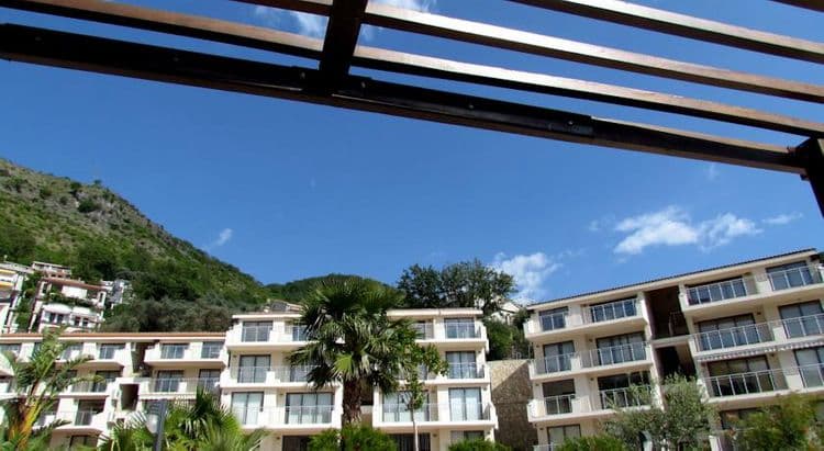 Blue Horizon Apartments