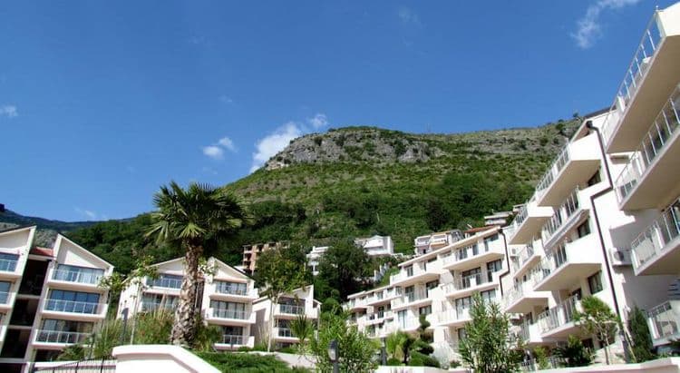 Blue Horizon Apartments