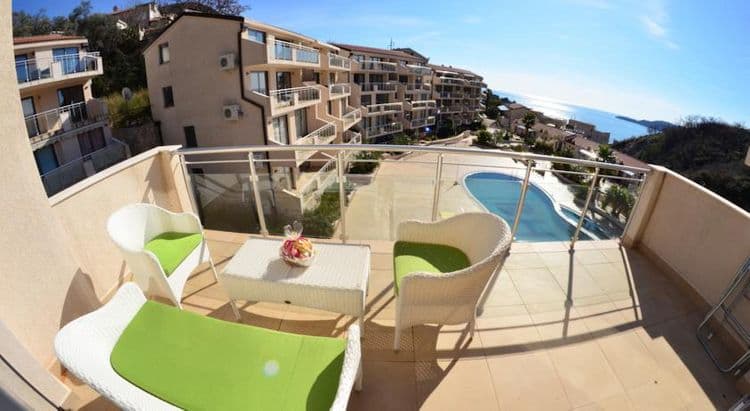 Blue Horizon Apartments