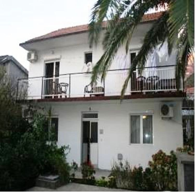 Vanya Villa Apartment