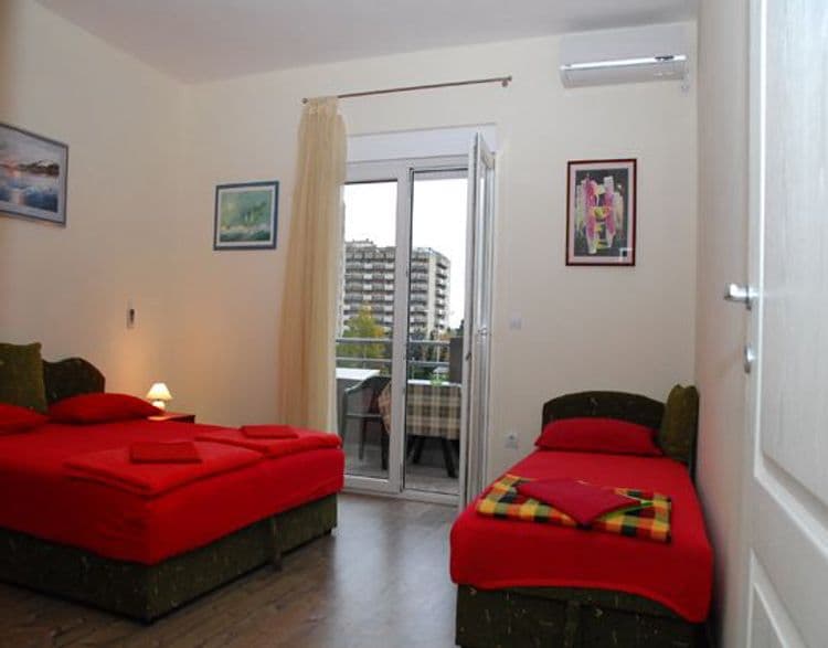 Felix Apartments
