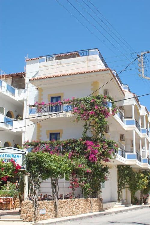 Uncle George Studios & Apartments