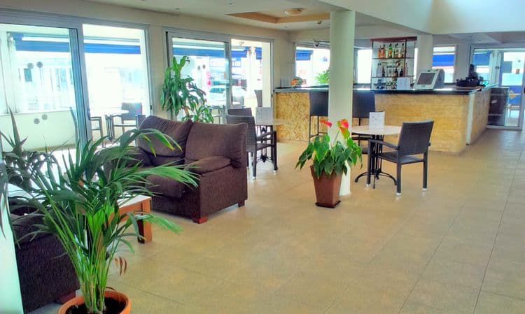 Daphne Hotel Apartments
