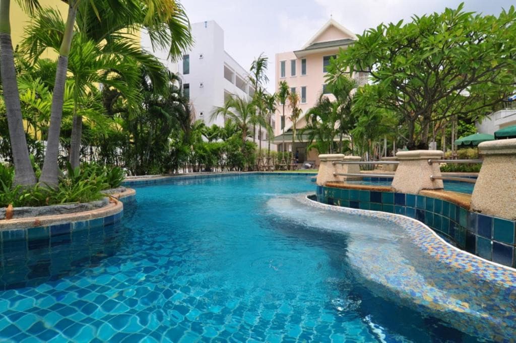 Baan Karonburi Resort