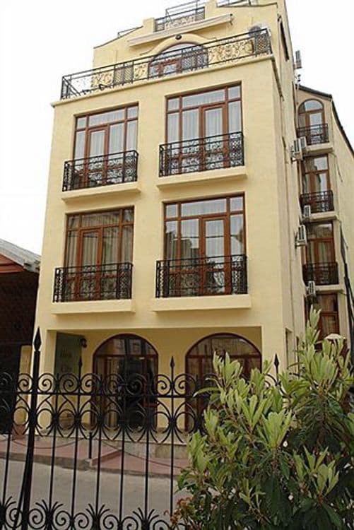 City Hotel