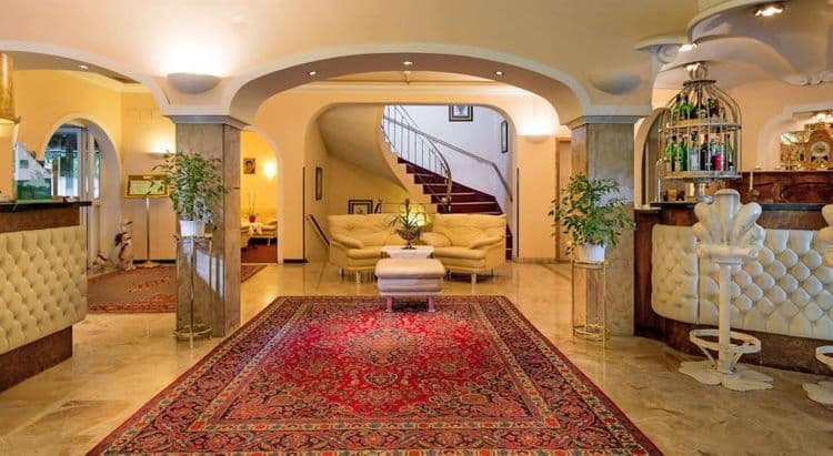 Carinthia Hotel