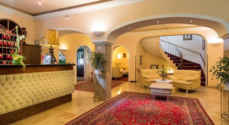 Carinthia Hotel