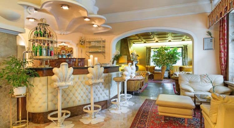Carinthia Hotel