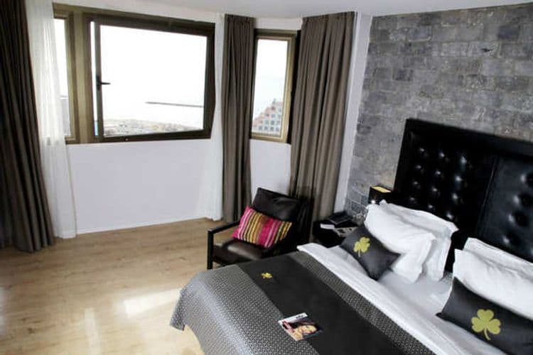 Arcadia Tower Hotel