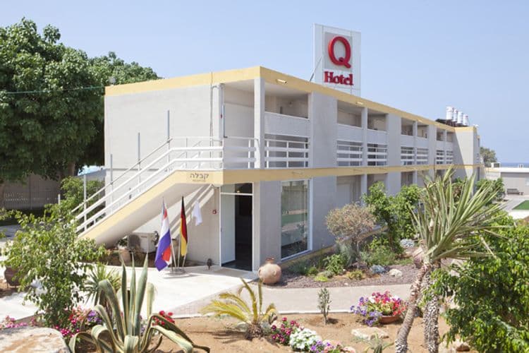 Q Hotel