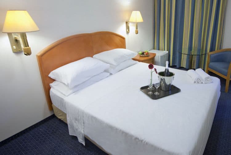 Q Hotel