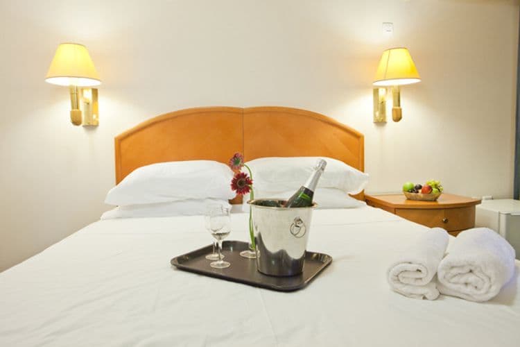 Q Hotel
